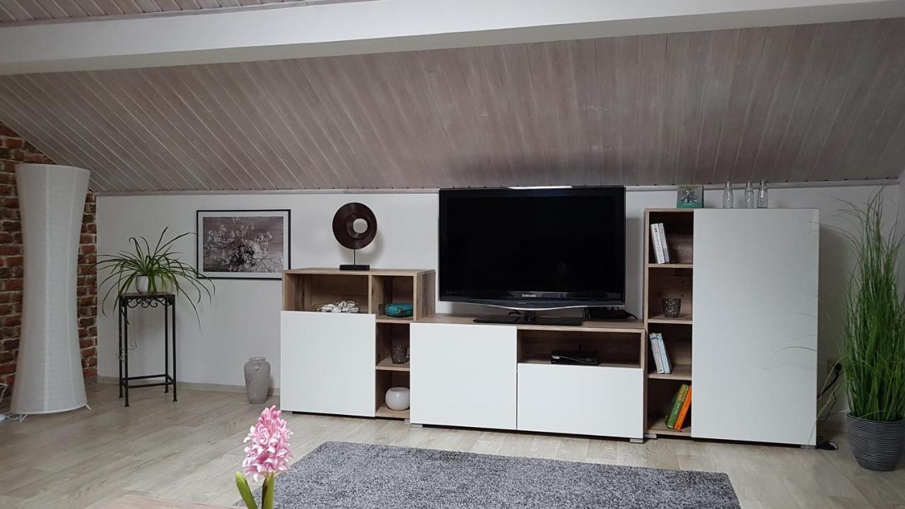 Kleine Gemuetliche Mansardenwohnung Im Suedosten Muenchens Assling Exterior photo
